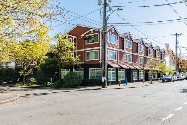 Building Photo - Madrona Court