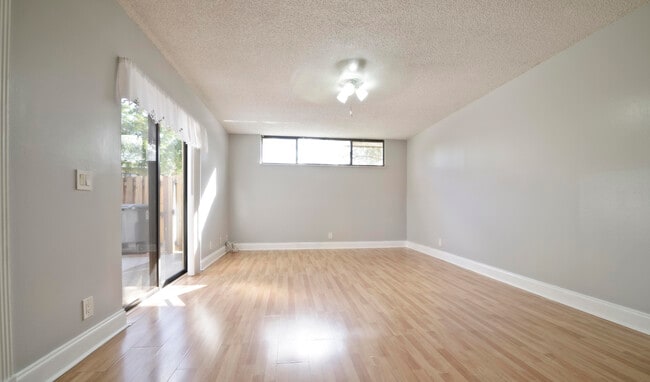 Building Photo - 8353 Trent Ct