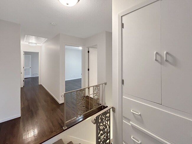 Building Photo - Stunning views. Serene atmosphere. Superb Edina. 3 Large Bedrooms (All on Upper Floor)!