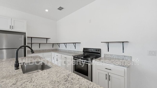 Building Photo - 893 E Mather St