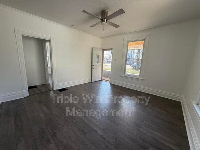 Building Photo - 123 W Thornton Ave