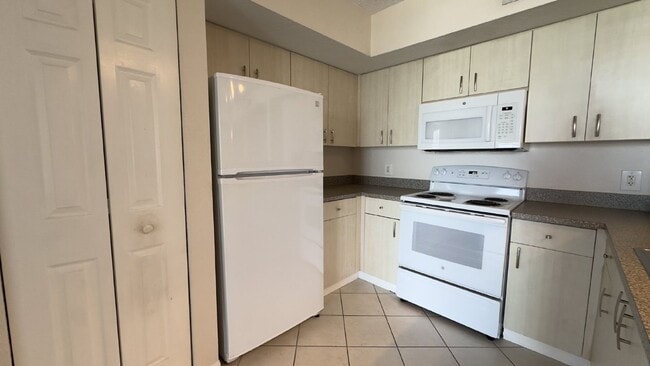 Building Photo - 1801 N Flagler Dr