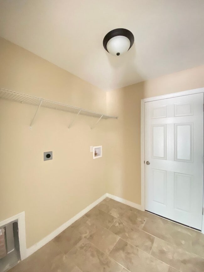 Building Photo - 6110 SW 154th Lane Rd