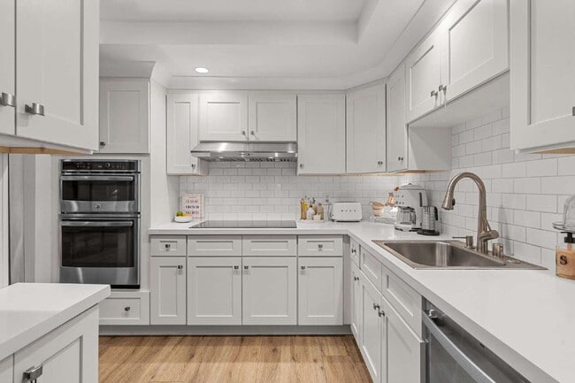 Building Photo - Waterfront Lifestyle Living