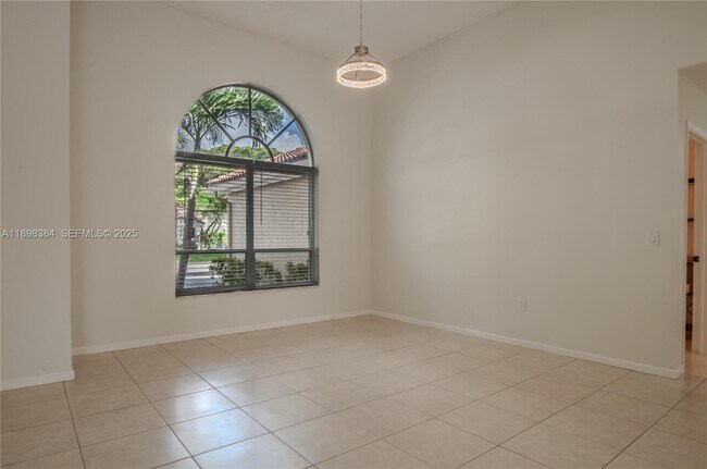 Building Photo - 7440 NW 65th Ln