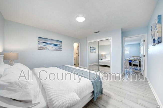 Building Photo - 7308 Sunset Ave