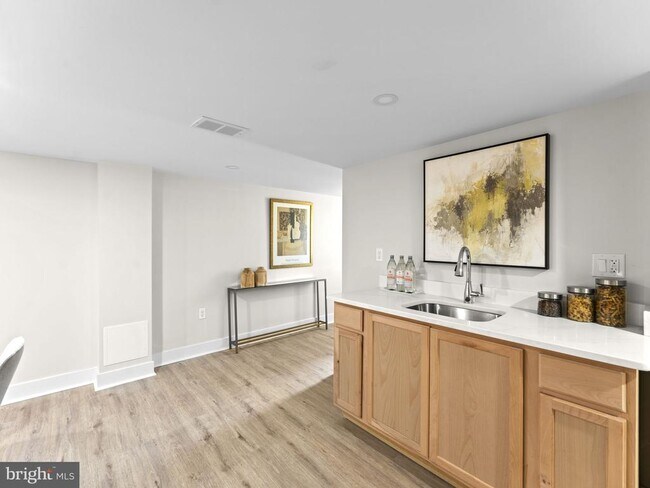 Building Photo - 532 Shepherd St NW