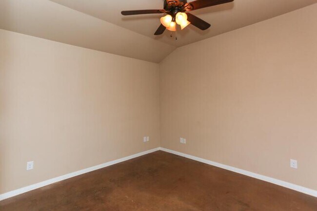 Building Photo - 4409 Cambridge Dr