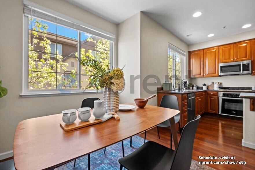 Building Photo - 1013 Carnelian Terrace