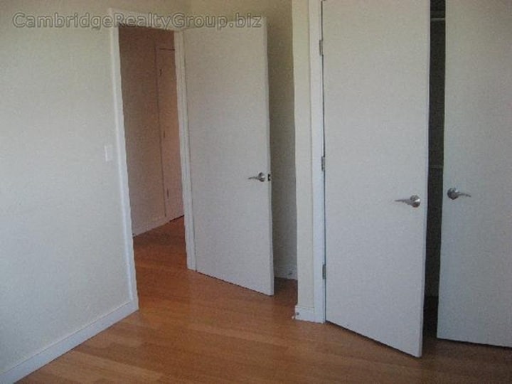 Building Photo - 599 Albany St