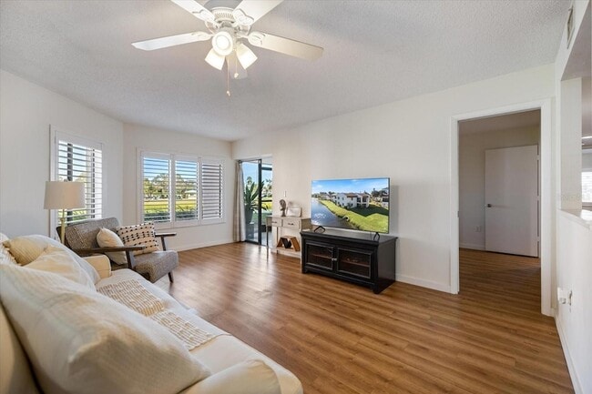 Building Photo - 822 Capri Isles Blvd