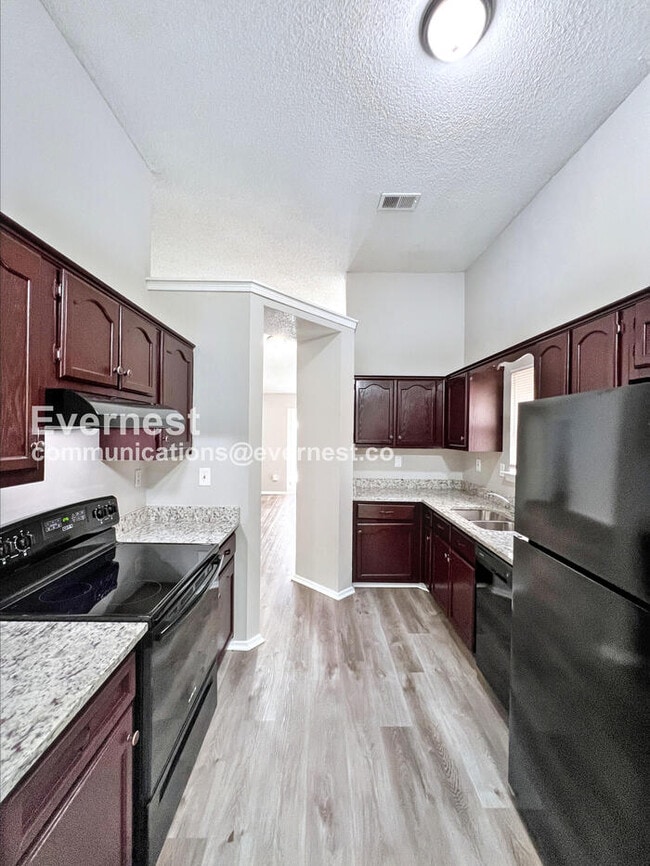 Building Photo - 7594 Iris Dr