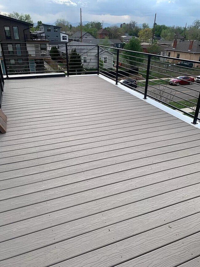 Building Photo - Beautiful Sloans lake Two Bed / Two and a half bath condo for rent