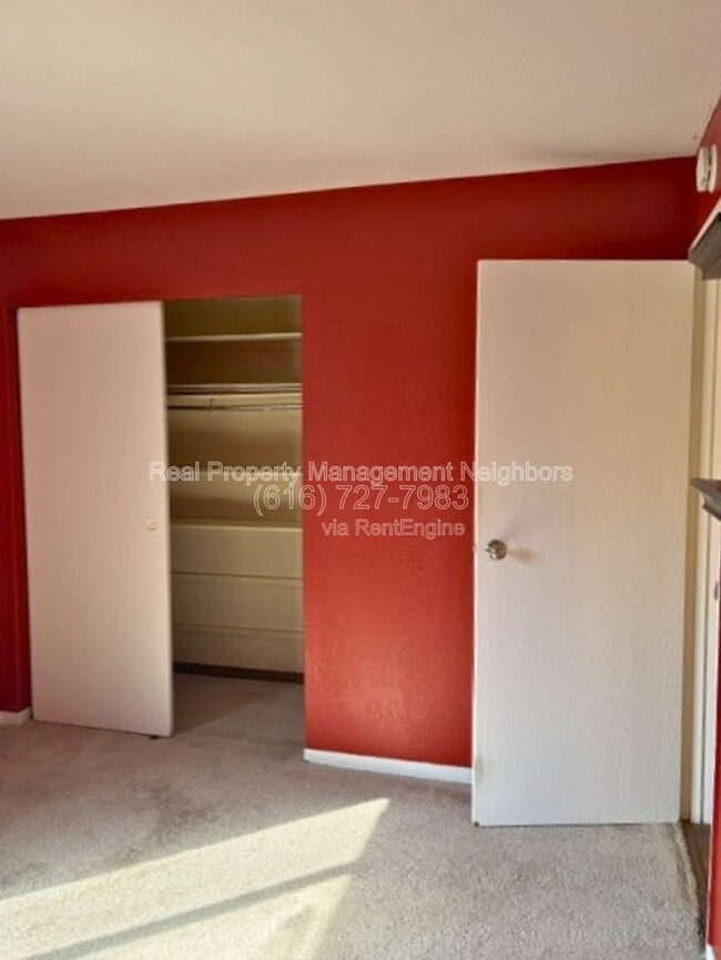 Building Photo - 4326 Norman Dr SE