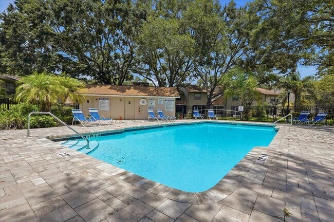 Building Photo - 2120 Fletchers Point Cir