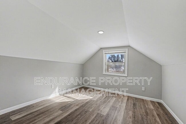 Building Photo - 326 Ernst Ave