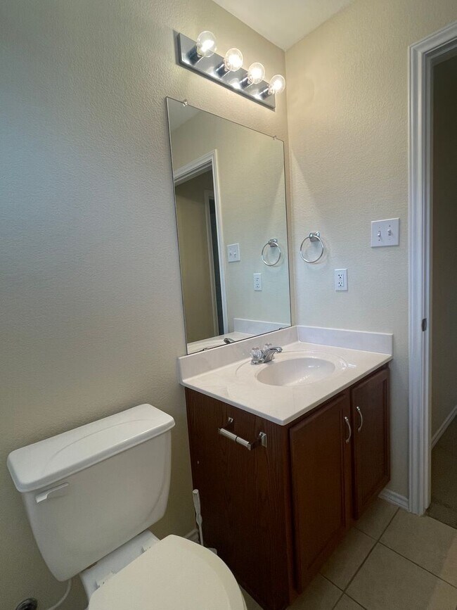 Building Photo - 3 BEDROOM, BELTON ISD