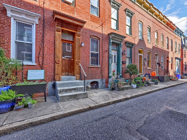 Building Photo - 2 Bedroom Single Family on Susquehanna