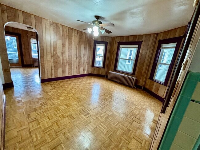 Building Photo - 19 Forest Ave