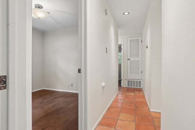 Building Photo - 11616 Fast Horse Dr