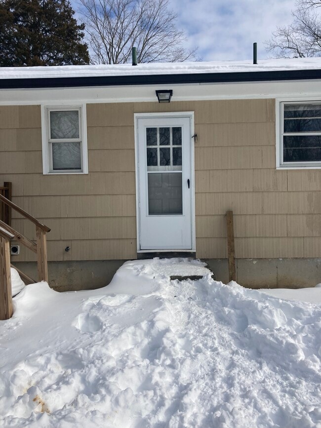 48 Vinegar Hill Rd 48 Vinegar Hill Rd Gales Ferry CT 06335