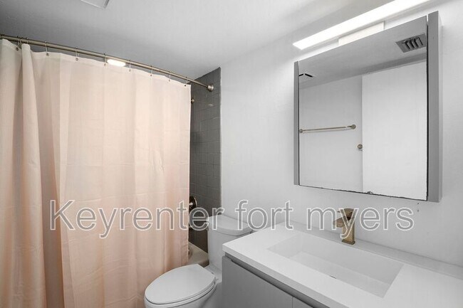 Building Photo - 15456 Admiralty Cir