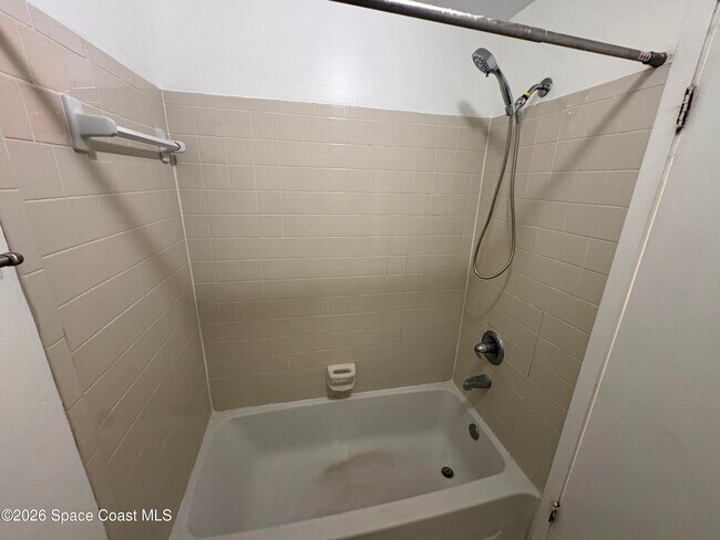 Building Photo - 8789 Live Oak Ct