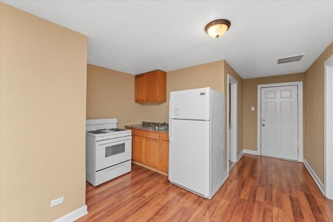 Building Photo - 1 bedroom in Chicago IL 60623