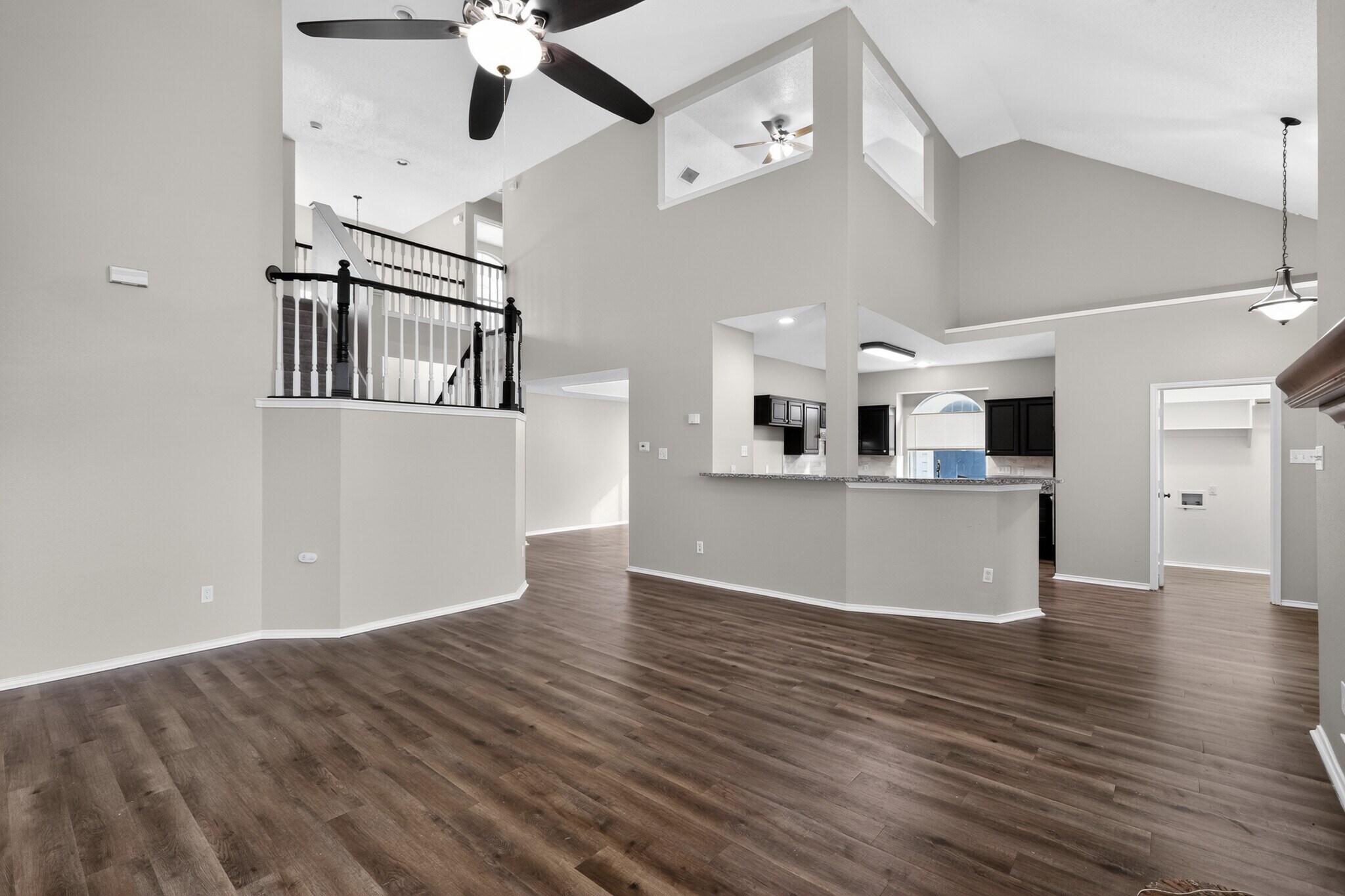 Building Photo - 1624 Ariel Dr