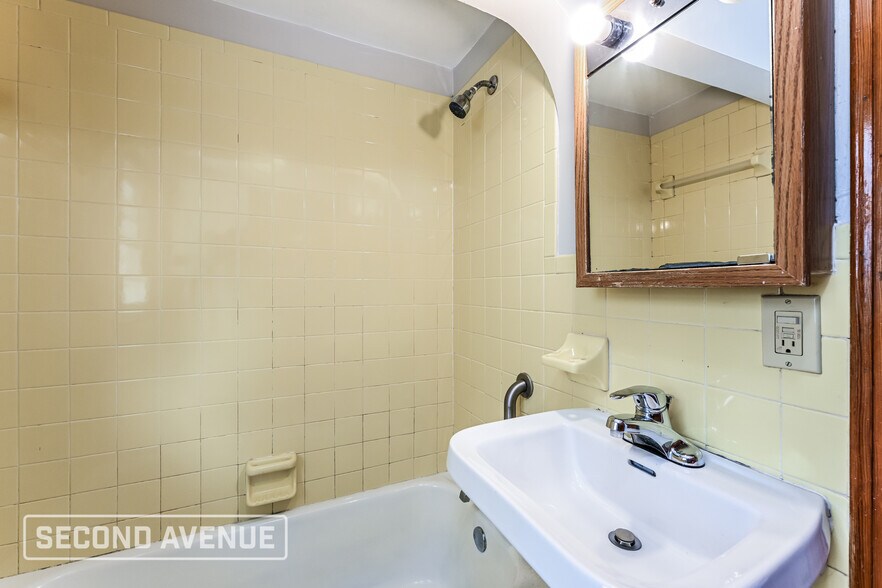 Building Photo - 1514 James St