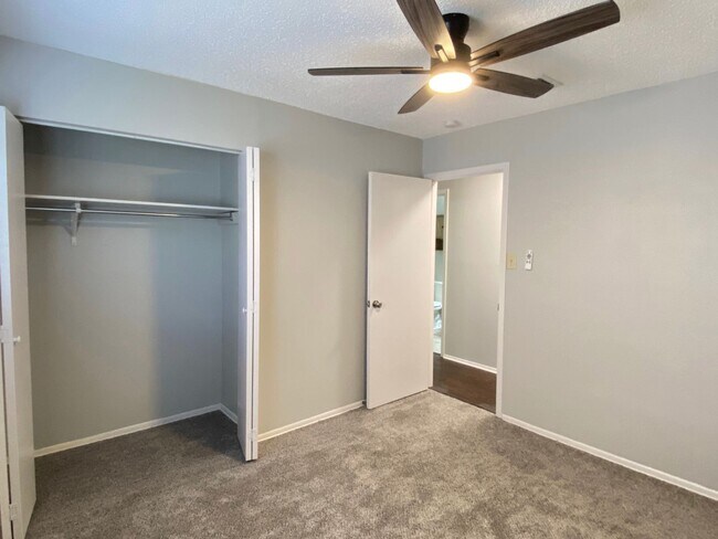 Building Photo - 7146 Spring Grove Dr