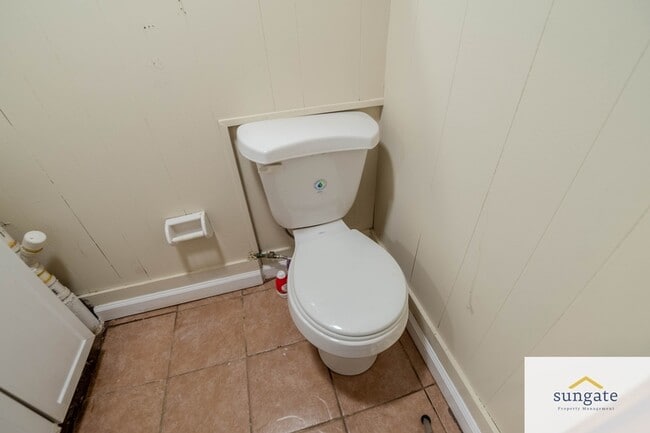 Building Photo - 751 Yale Ave