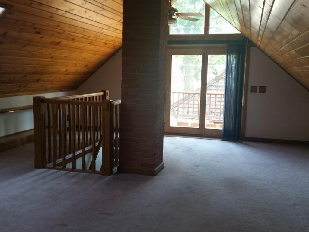 Building Photo - 1003 W 17th St