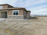 Building Photo - 701 Canyon Ct
