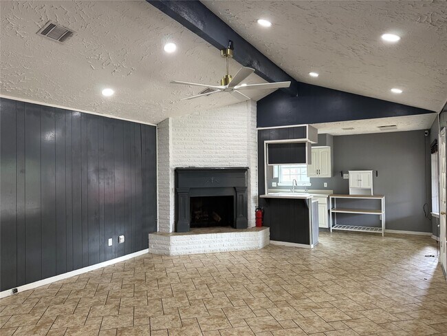 Building Photo - 10606 Kirkshire Dr