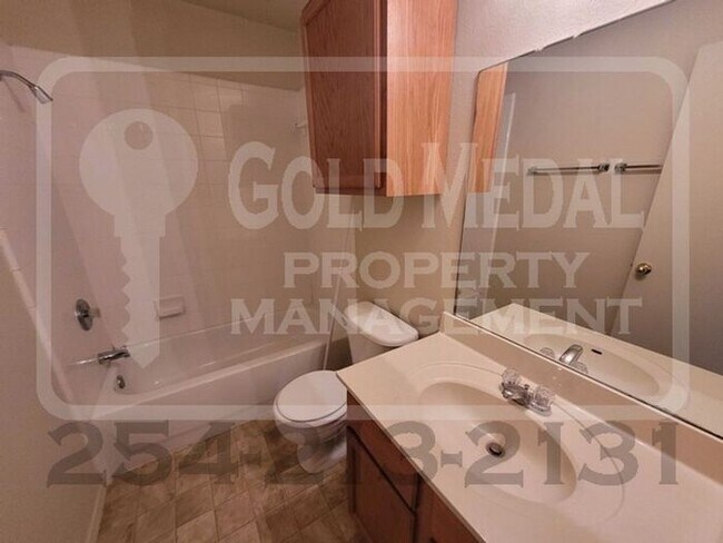Building Photo - 3710 Malibu Ln