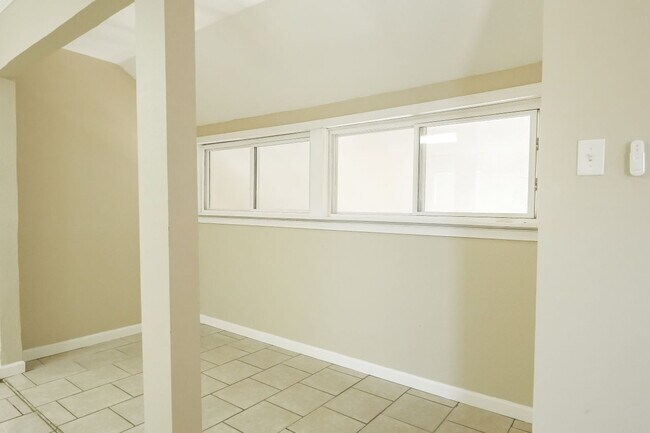 Building Photo - 24306 Romin Dr