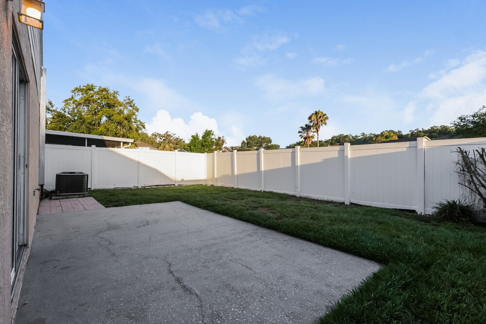 Building Photo - 5919 Lake Front Dr