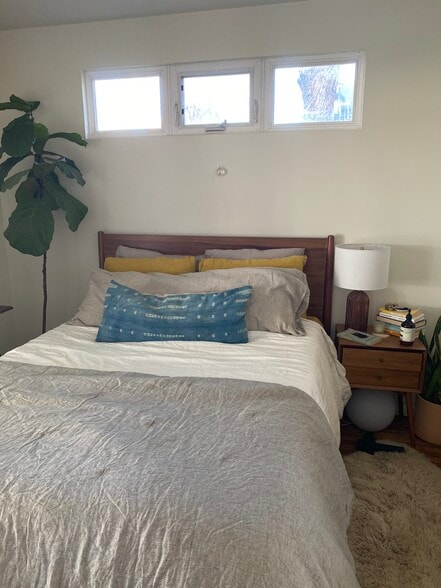 bedroom - 622 Venezia Ave