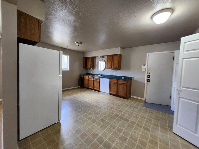 Building Photo - 907 Barry Dr