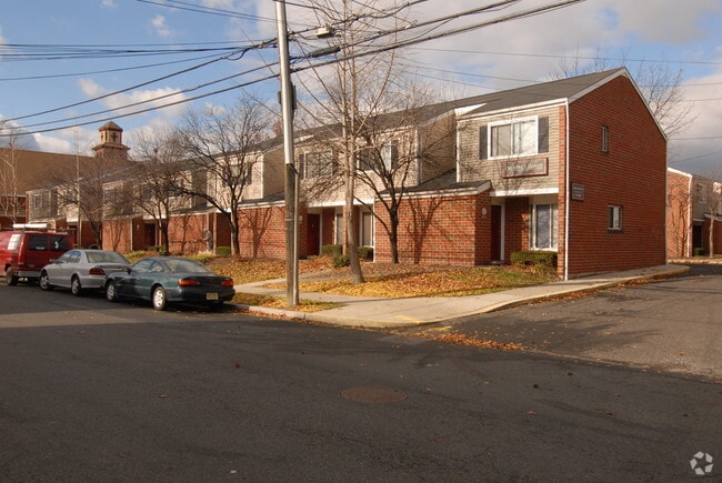 298 Oak St - Chestnut Homes