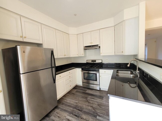 Building Photo - 13115 Rosebay Dr