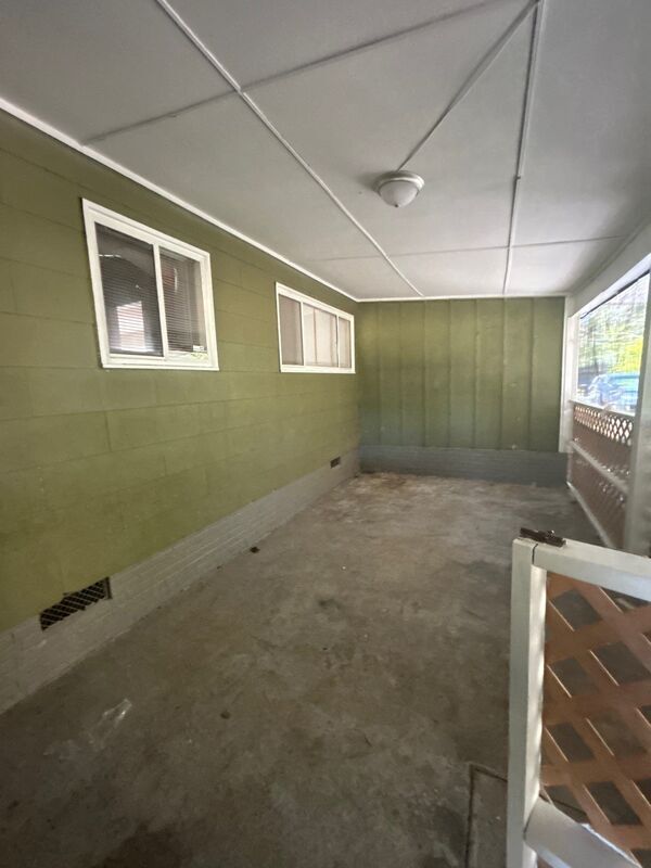 Building Photo - 1618 Kentwood Dr
