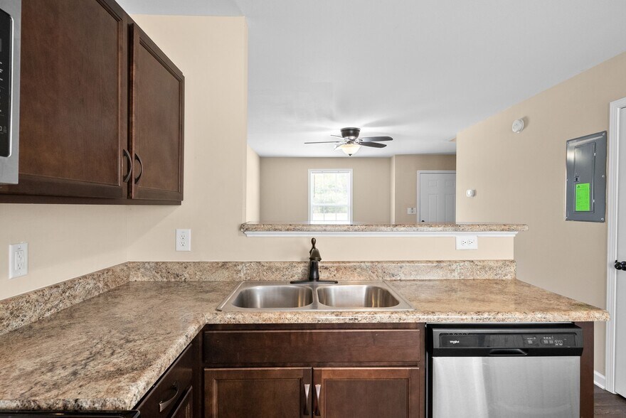 Building Photo - 614 Appleton Dr