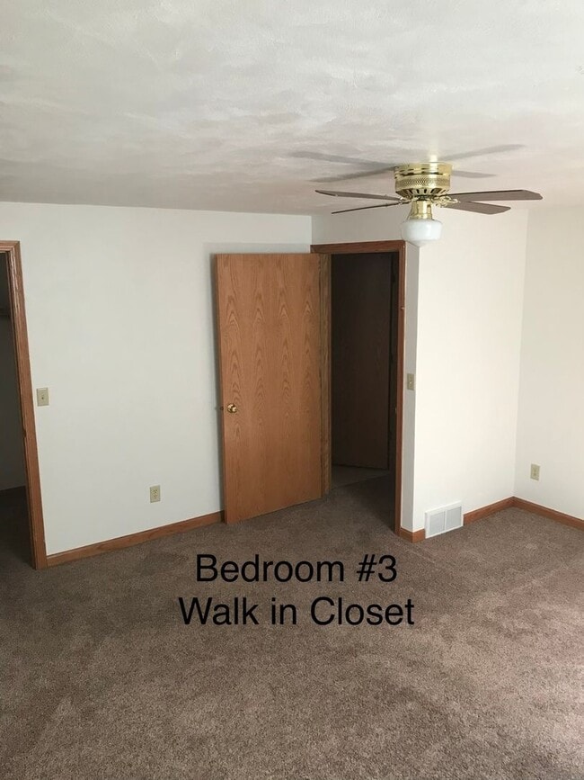 Building Photo - 1031-1033 Pleasantview