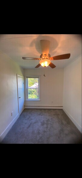 Building Photo - 44 Silver St