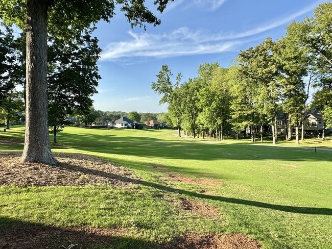 Building Photo - 212 Talah Ln