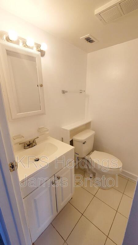 Building Photo - 2659 Wayside Dr