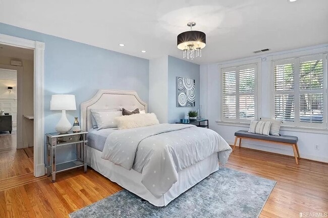 Building Photo - 2096 Pine St