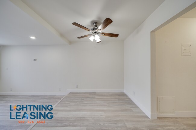 Building Photo - 6738-6733 Independence Ave